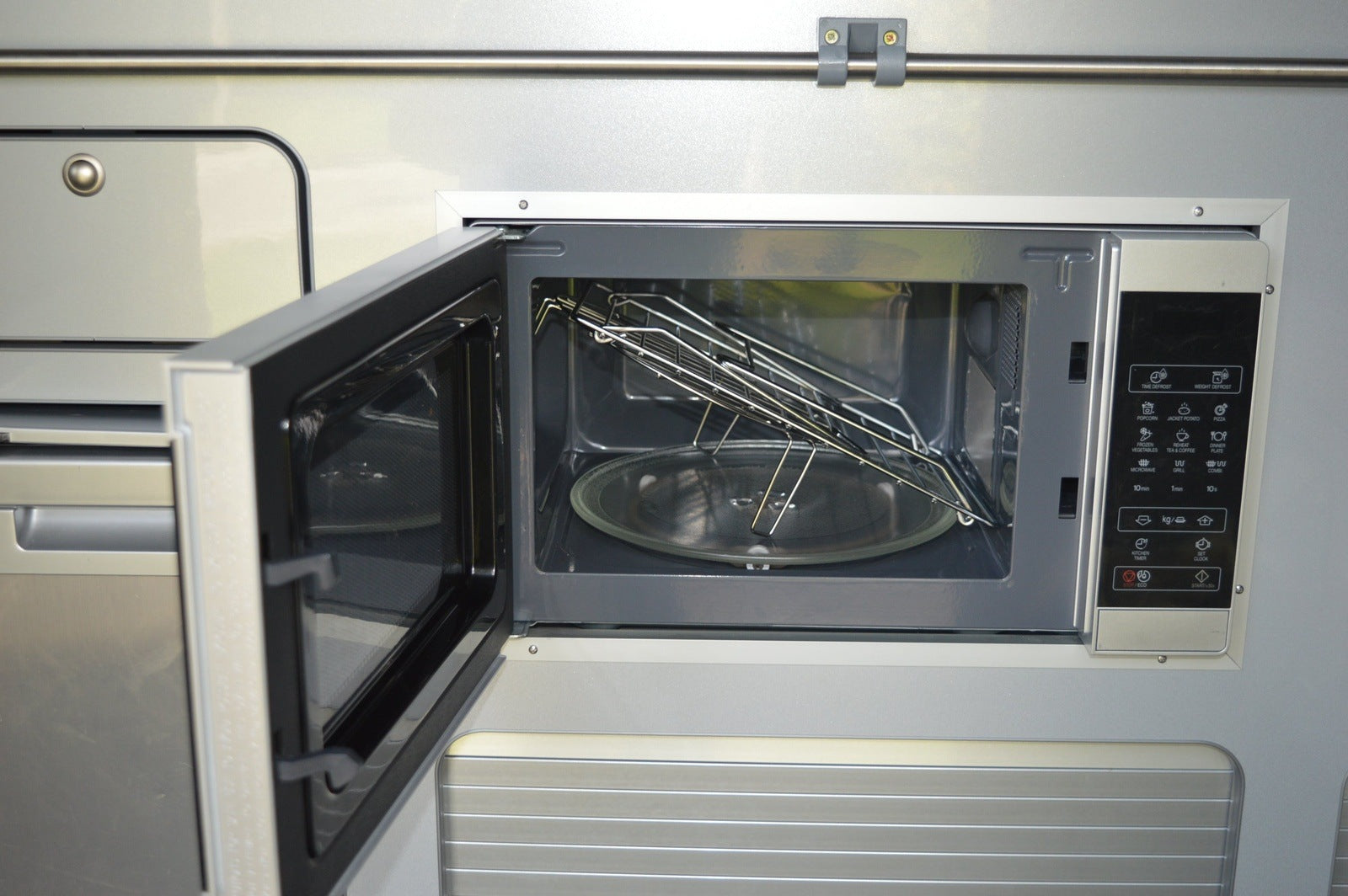 Volkswagen Transporter T6 Highline Luxury Campervan T28 102 BHP HIGHLINE.