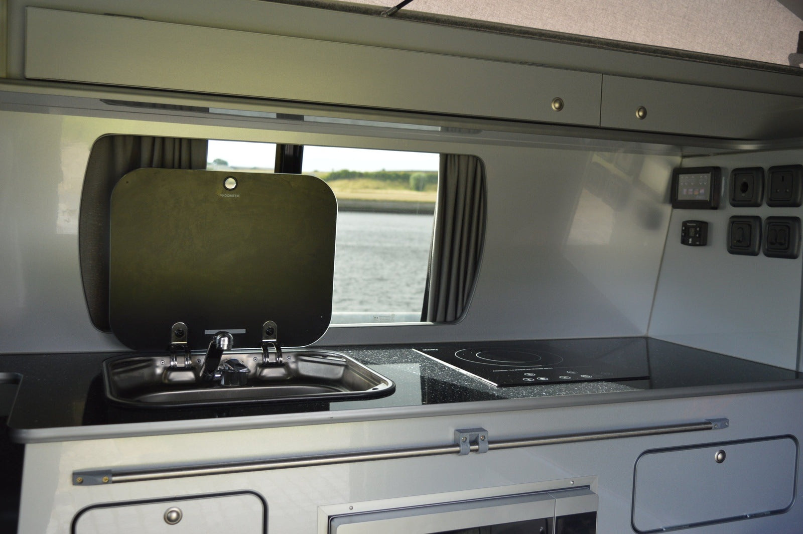 Volkswagen Transporter T6 Highline Luxury Campervan T28 102 BHP HIGHLINE.